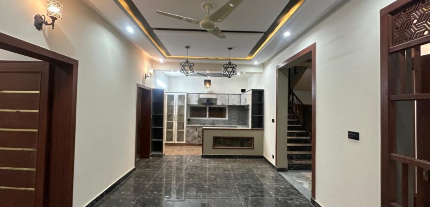 8 Marla House For Sale in G-15