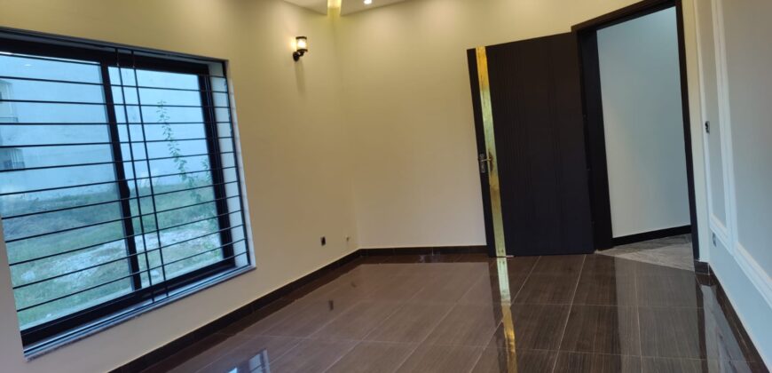 8 Marla House For Sale in G-16