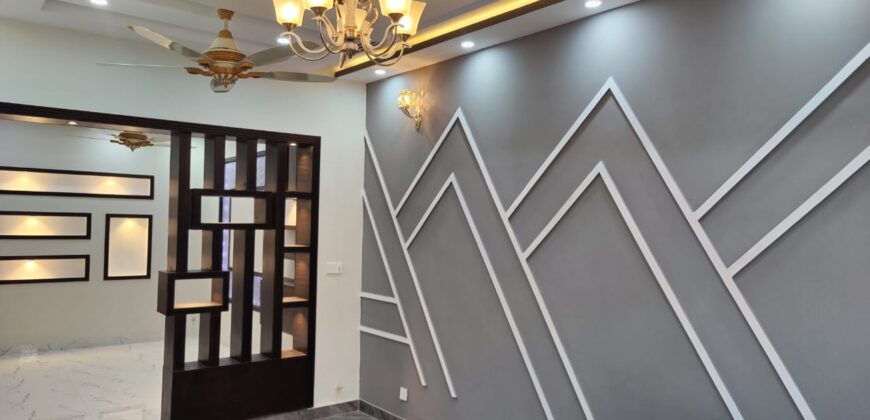 8 Marla House For Sale in G-16